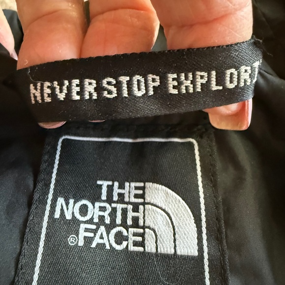 The North Face Women’s Black Hooded Nylon Windbreaker Rain Jacket Women's XS - Picture 8 of 14